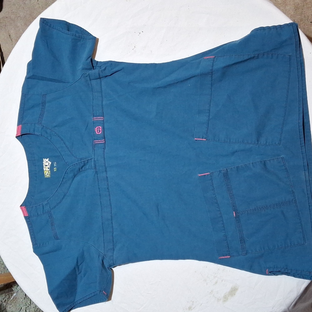 Wonder Flex Scrub Top